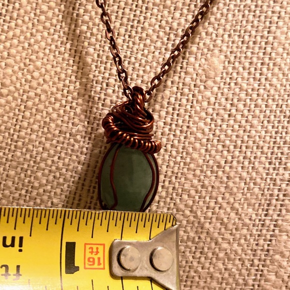 Green aventurine gemstone wirewrapped pendant necklace - Picture 5 of 8